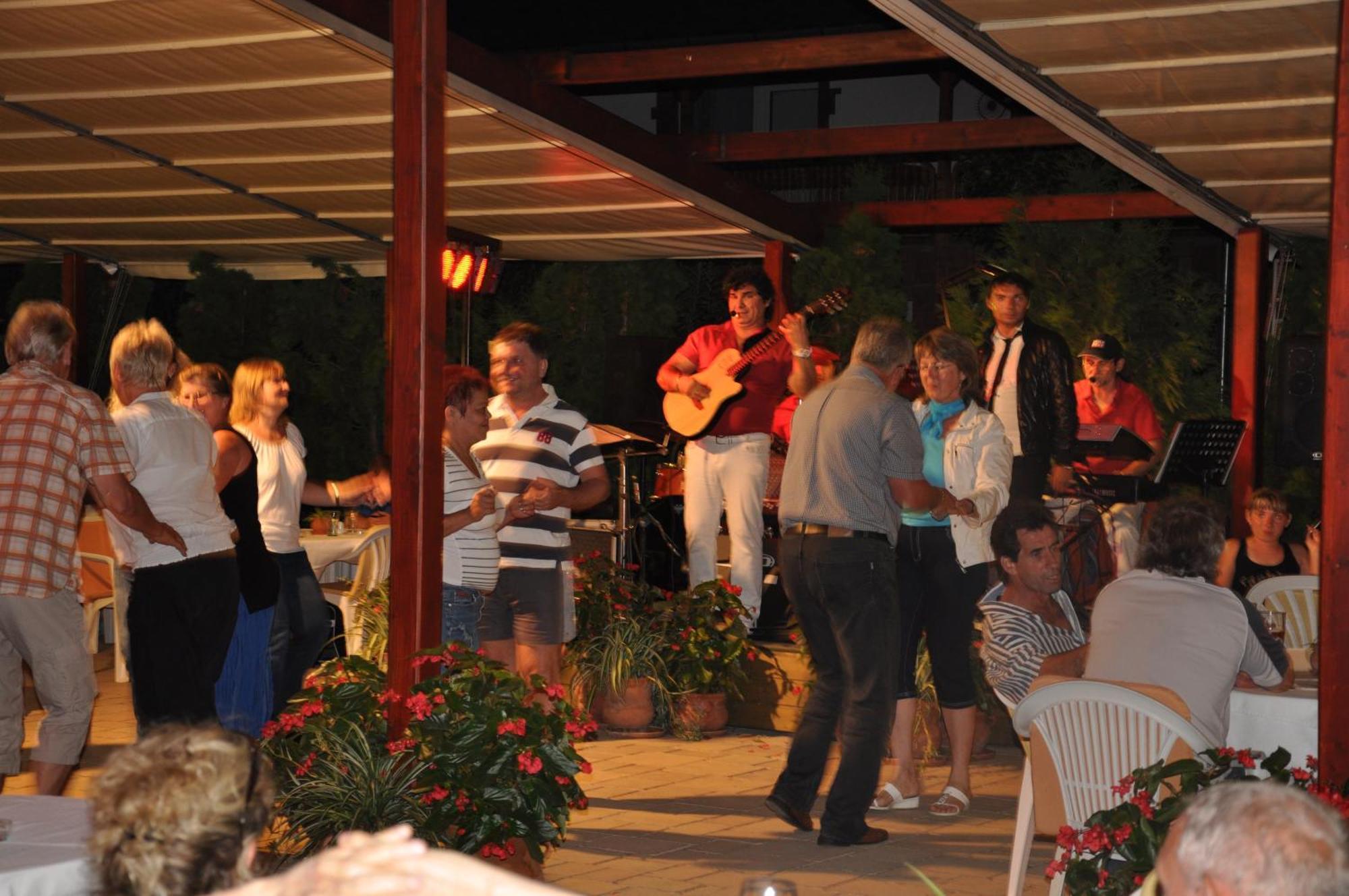 Hotel Melis Balatonlelle Exterior photo