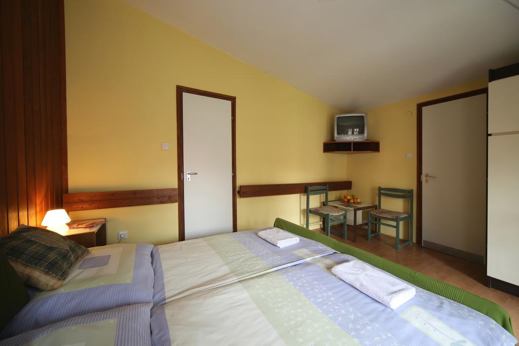 Hotel Melis Balatonlelle Exterior photo